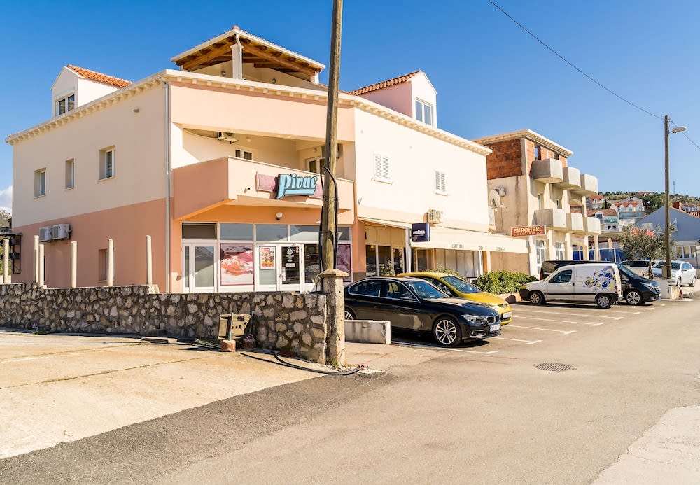 Paris - Dubrovnik - Apartments Šmanjak