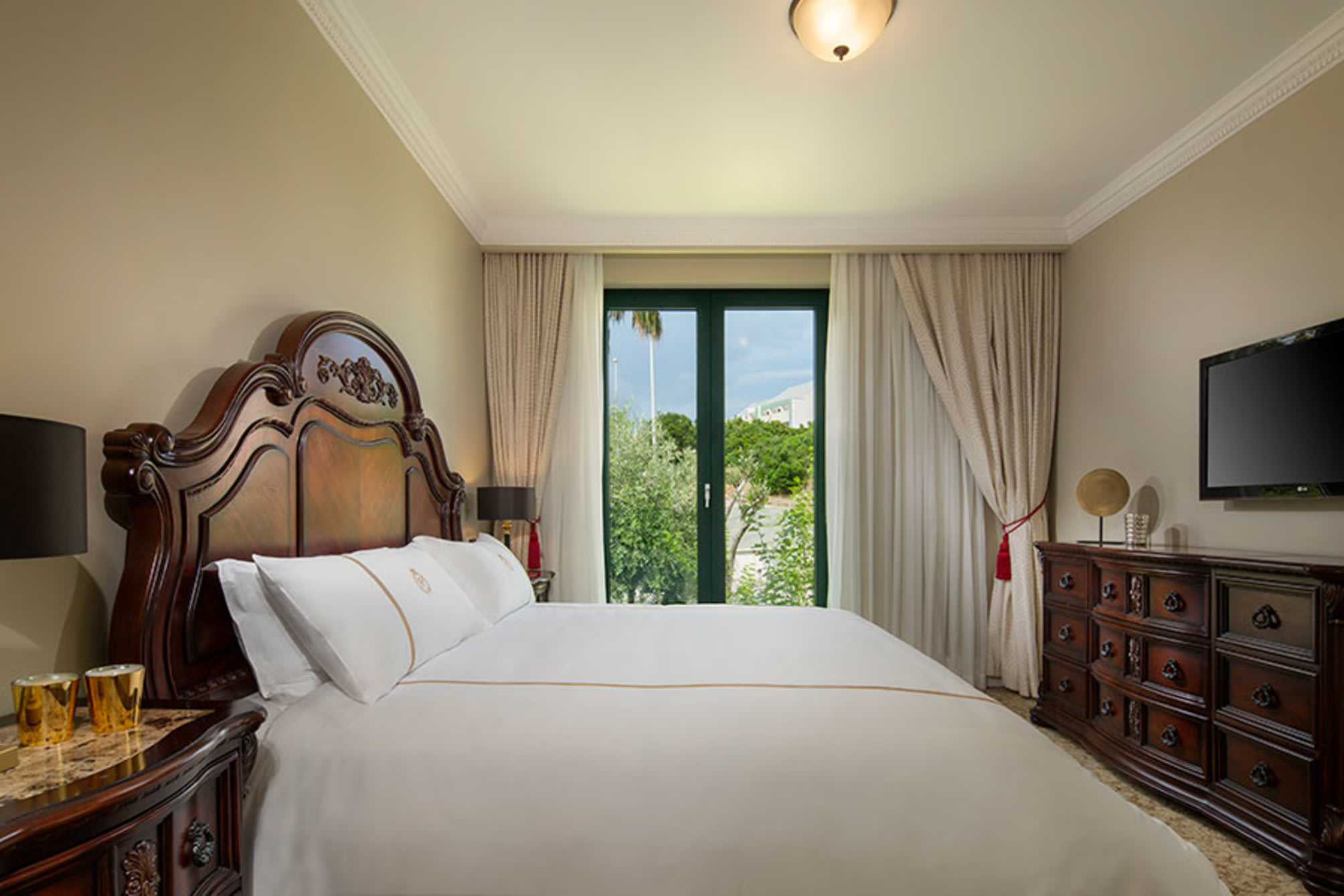 Royal Princess Hotel 5