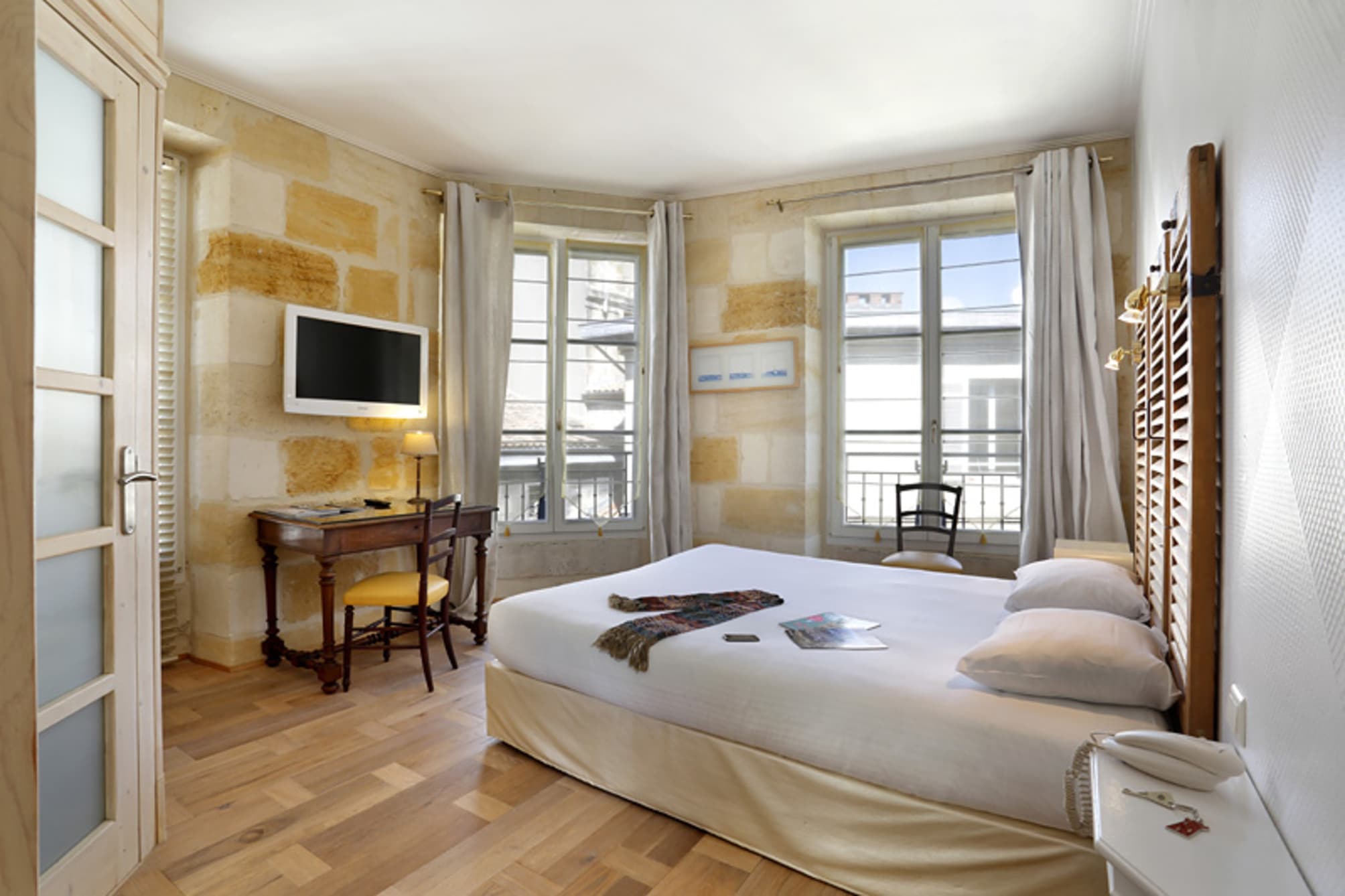 Hôtel La Tour Intendance 1