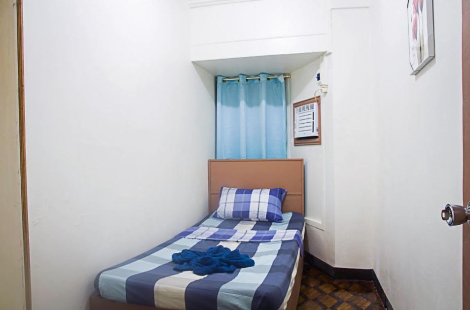 RedDoorz @ Calceta Street Cogon 1