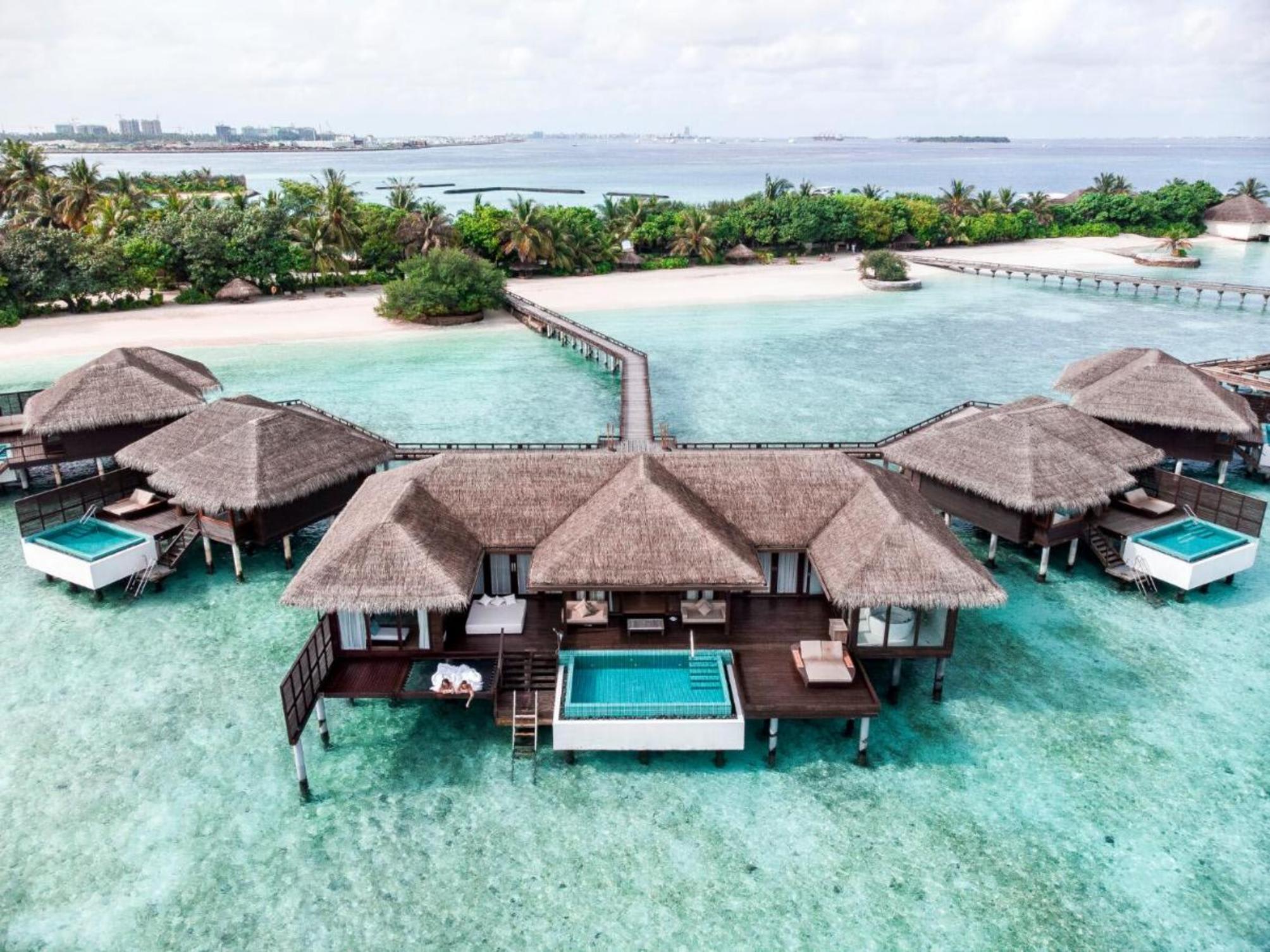 Sheraton Maldives Full Moon Resort & Spa 2