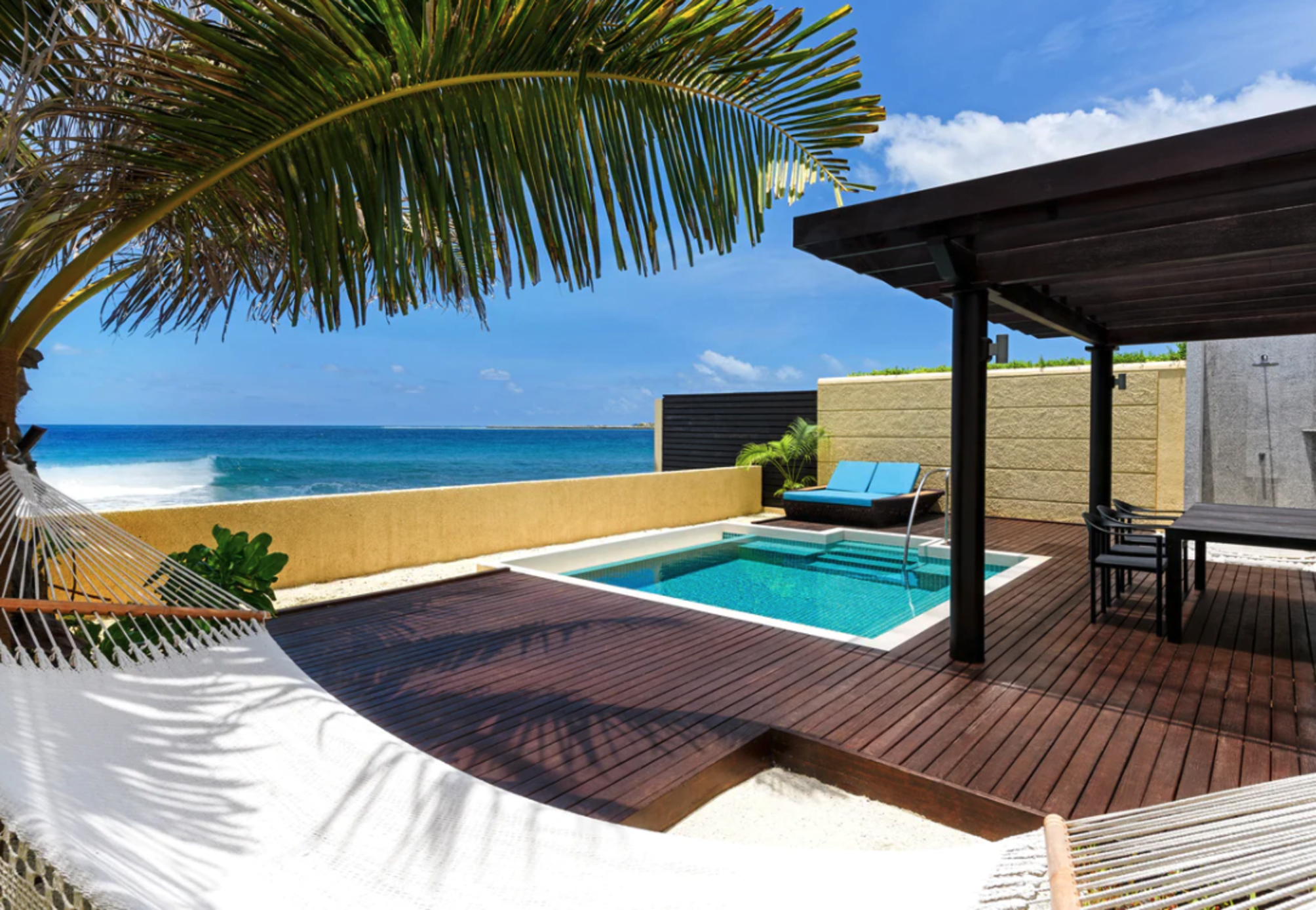 Sheraton Maldives Full Moon Resort & Spa 3