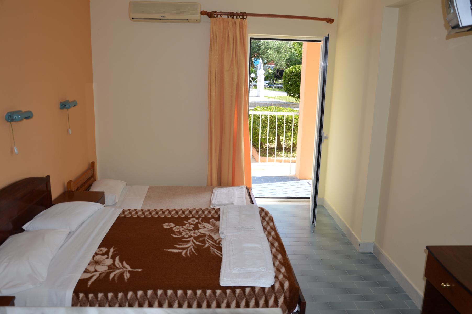 Aggelos Family Hotel 4