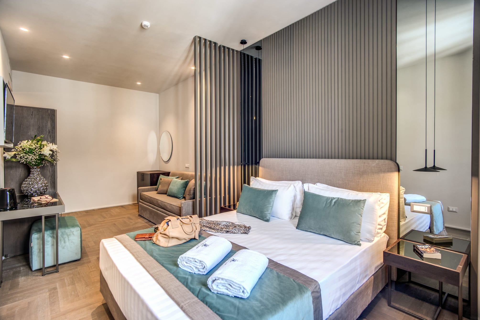 Hotel 77 Seventy-Seven - Maison D'Art Collection 1