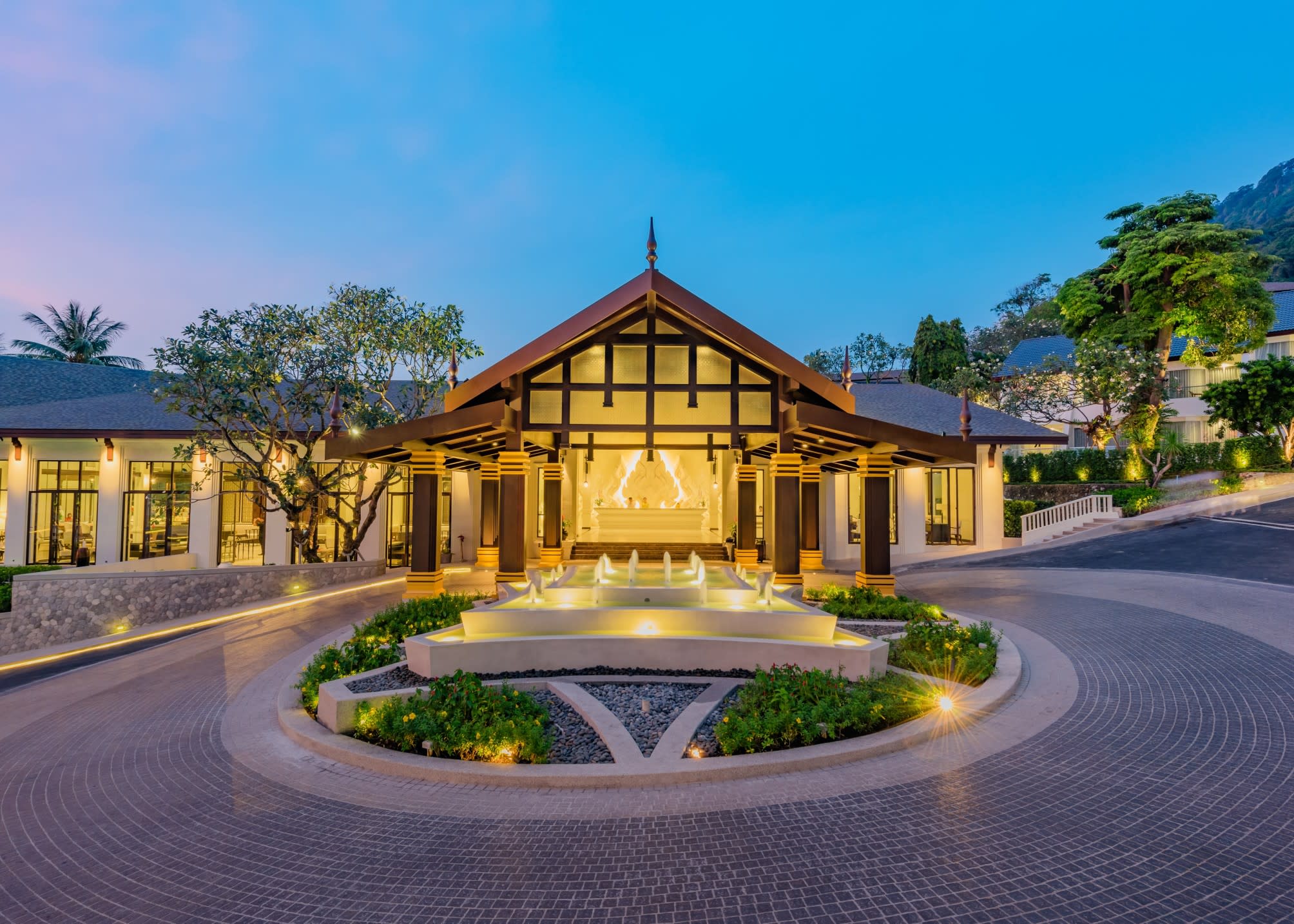 Diamond Cliff Resort & Spa, Patong Beach 4