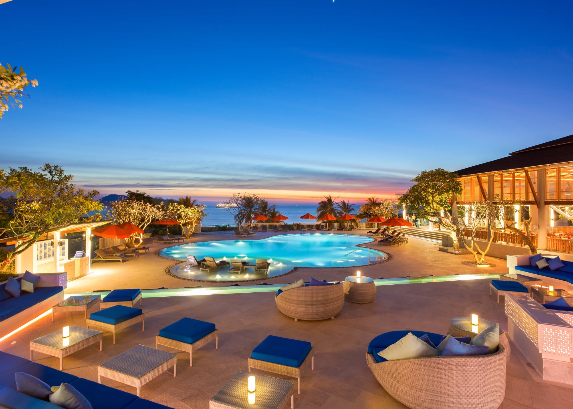 Diamond Cliff Resort & Spa, Patong Beach 1