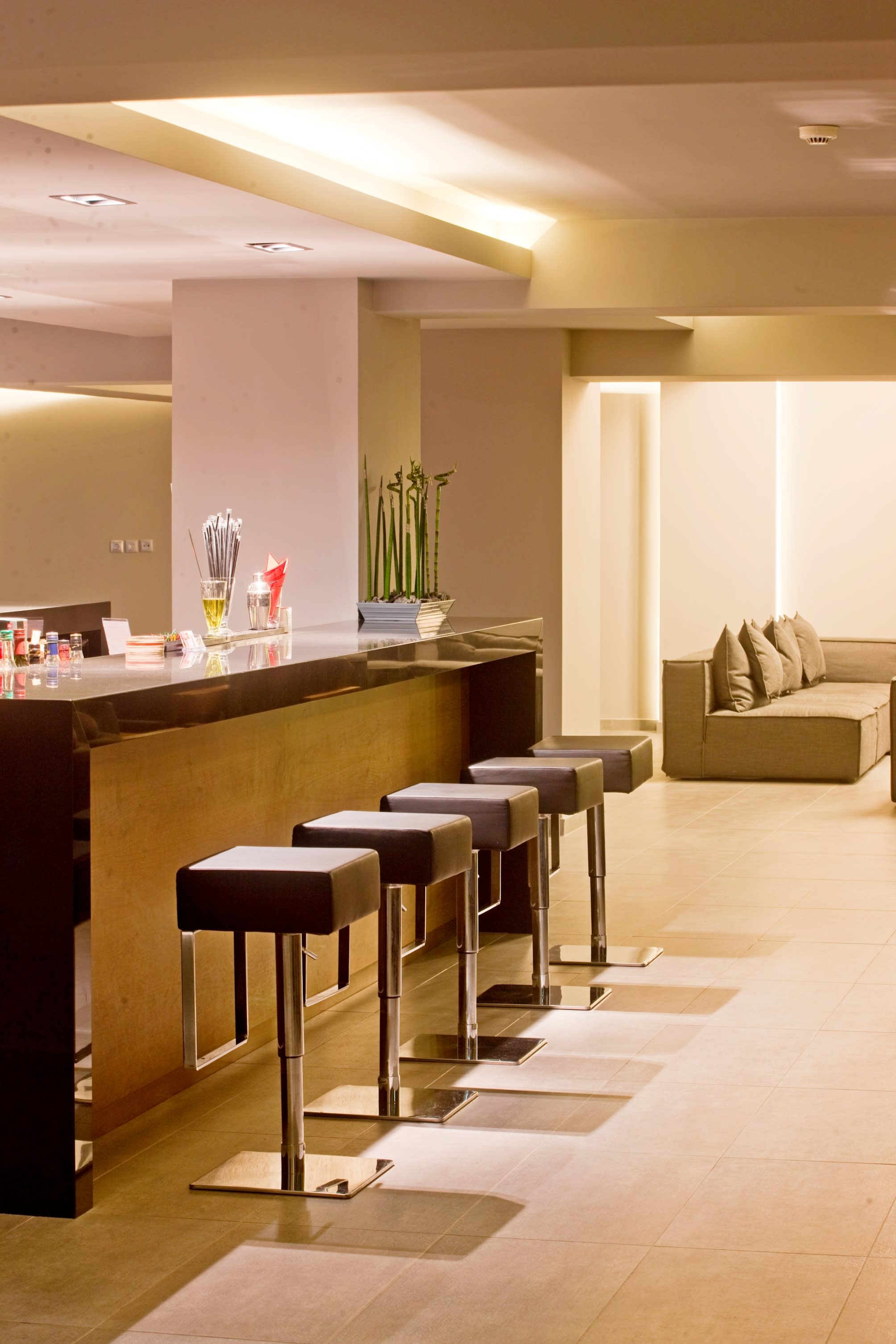 Oktober Downtown Boutique Hotel 4