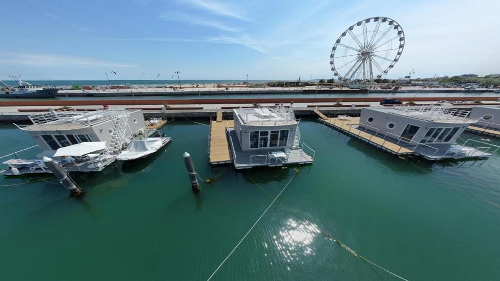 House Boat Rimini Resort 4