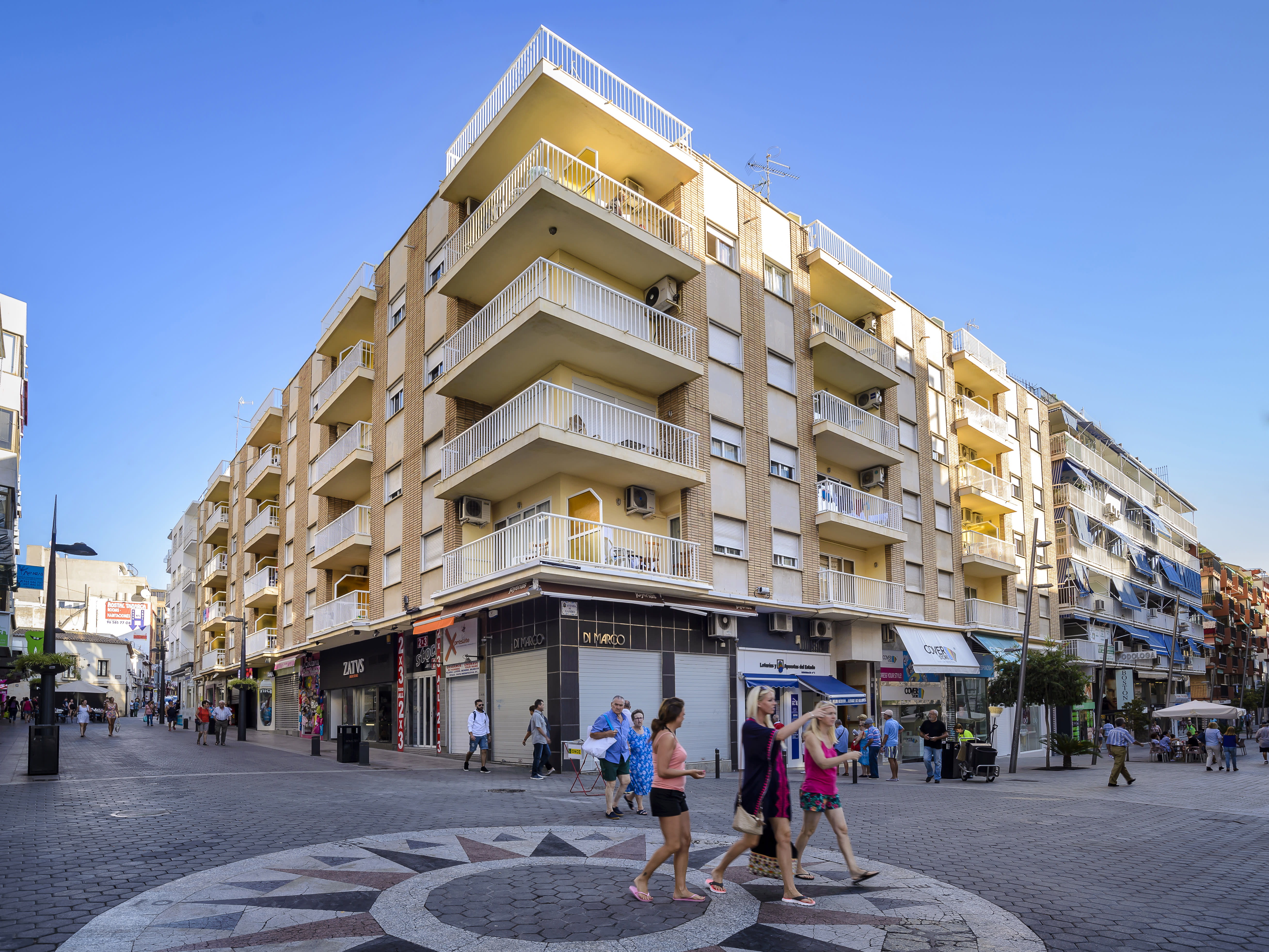 Avenida Apartamentos 2