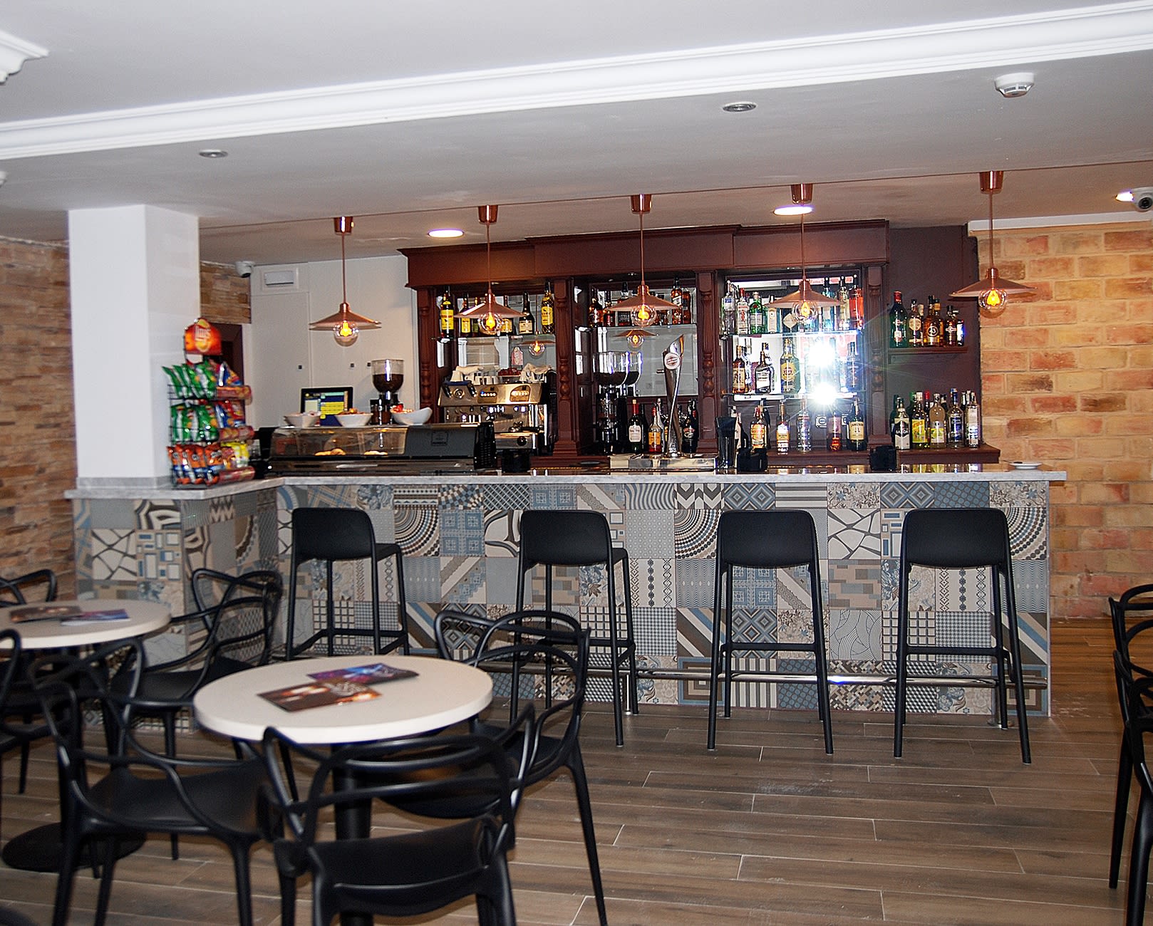 Hotel Queens - Adults Only 3