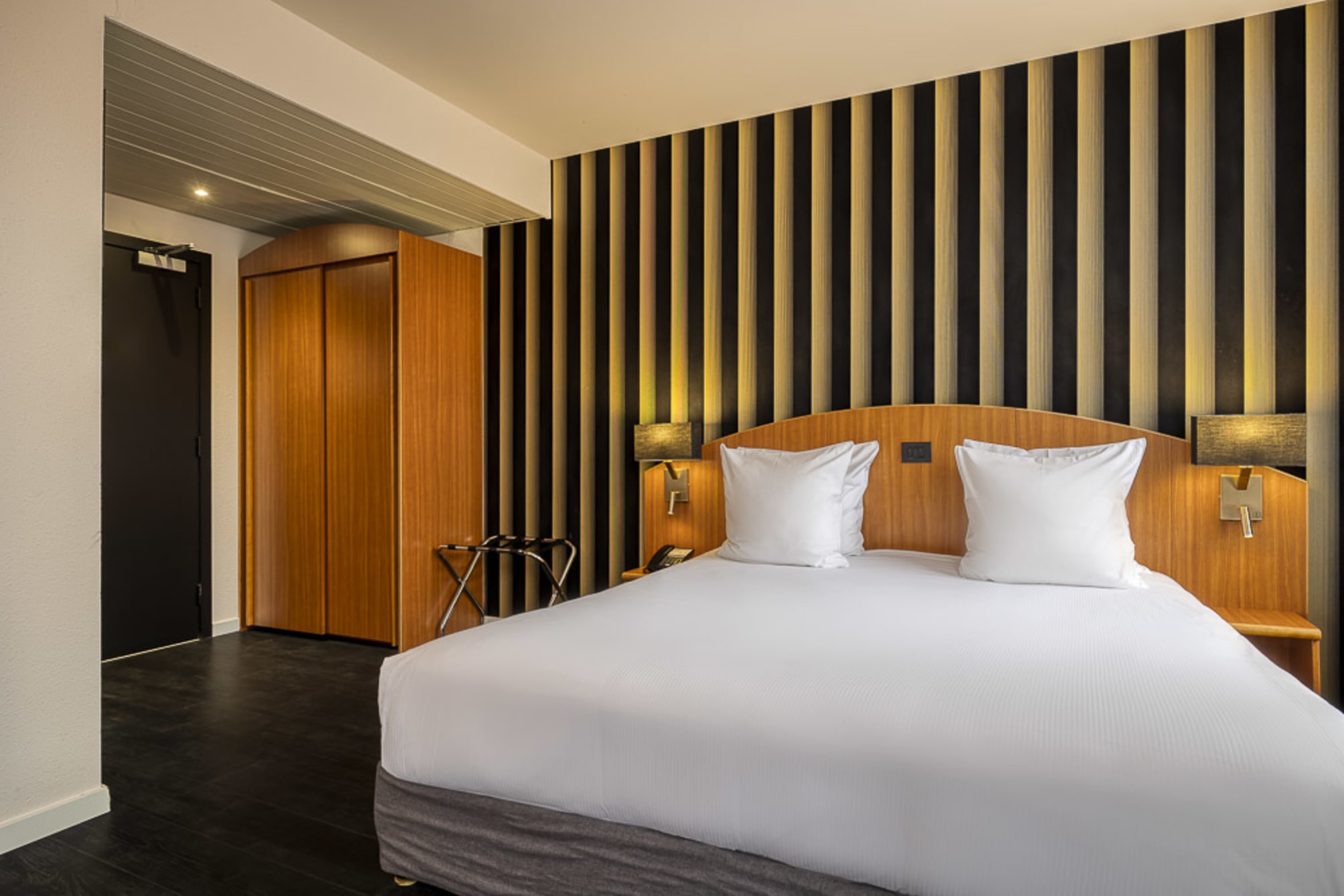 Aris Grand Place Hotel 3