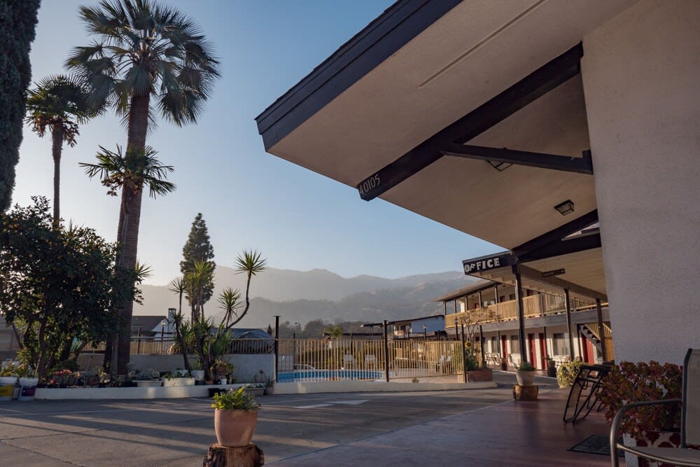 Western Holiday Lodge 1