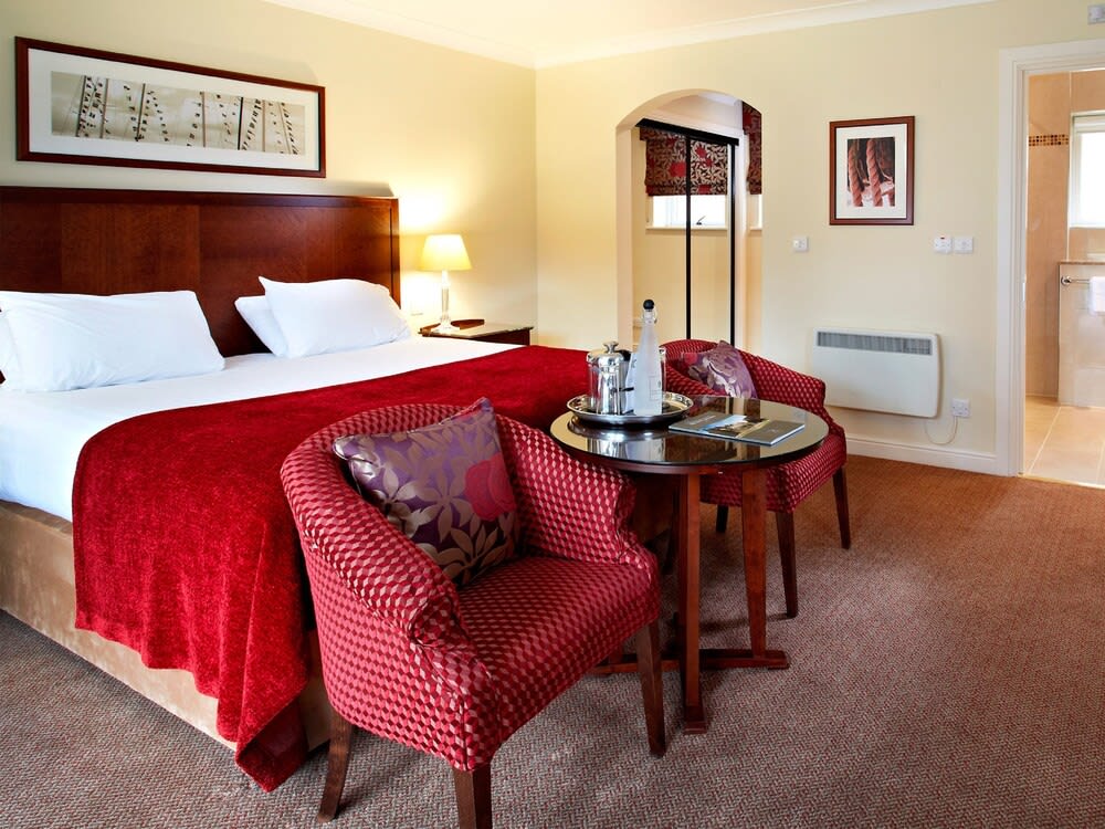 Macdonald Elmers Court Hotel 5