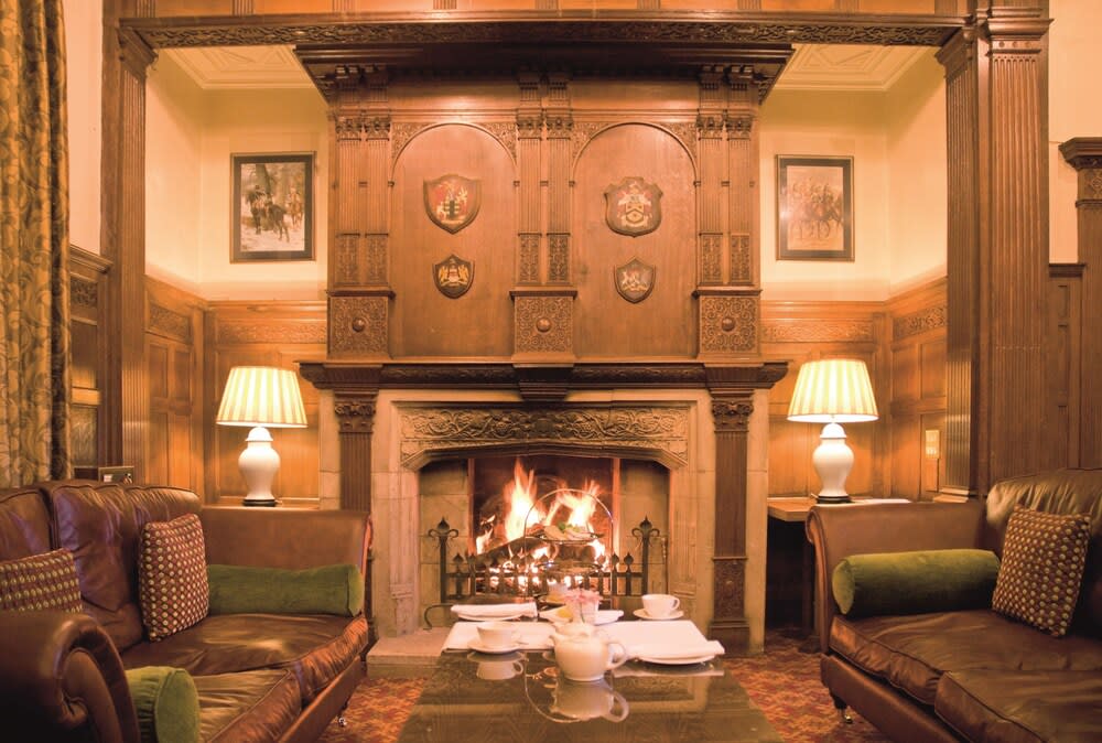 Macdonald Elmers Court Hotel 2