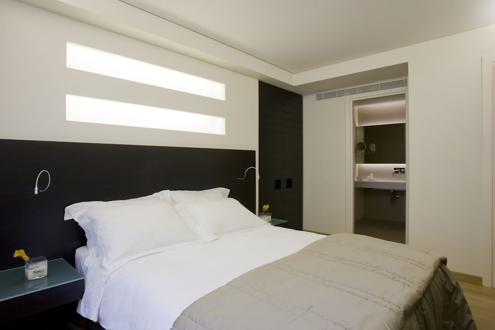 O&B Athens Boutique Hotel 5