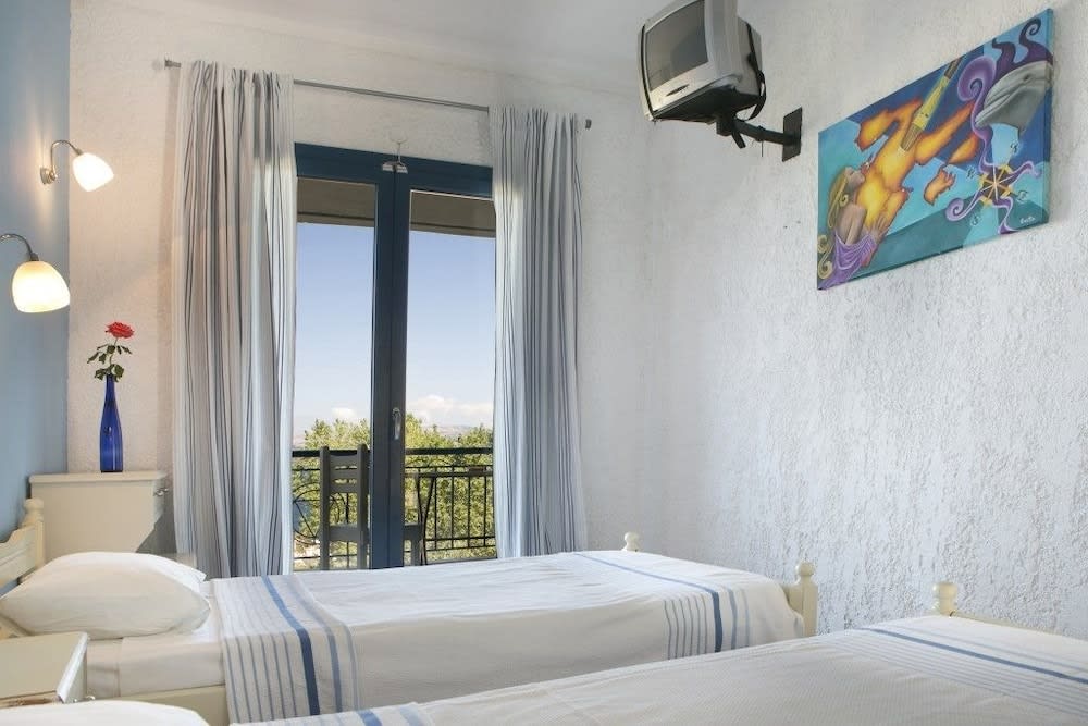 Metaxatos Apartments 2