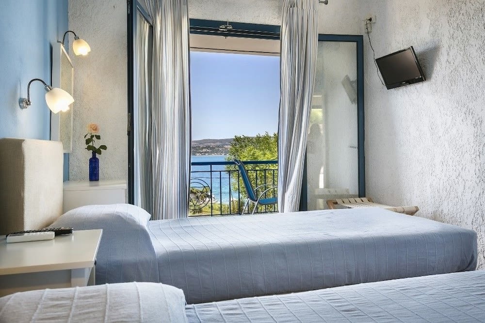 Metaxatos Apartments 3