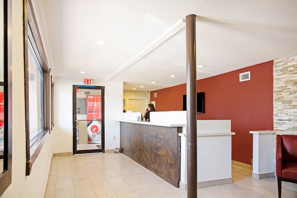 OYO Hotel McAllen Airport South 2