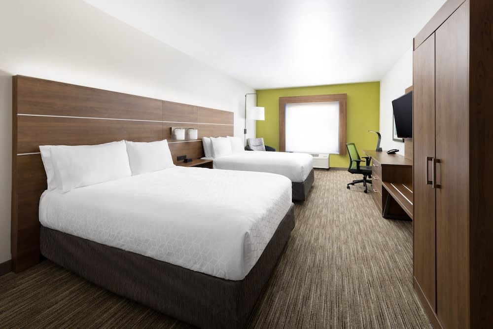 Holiday Inn Express & Suites OAKHURST-YOSEMITE PARK AREA 4
