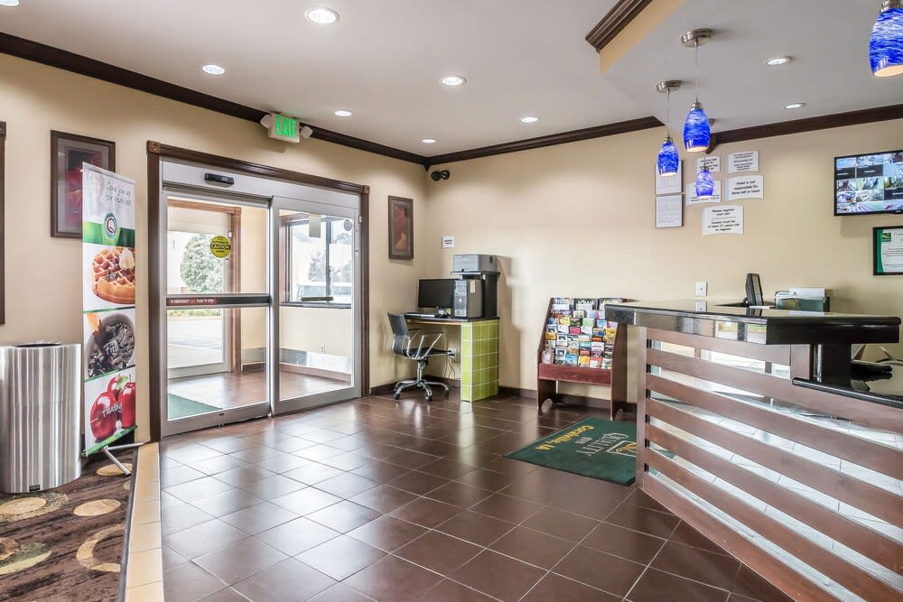 Quality Inn Coralville - Iowa River Landing 2