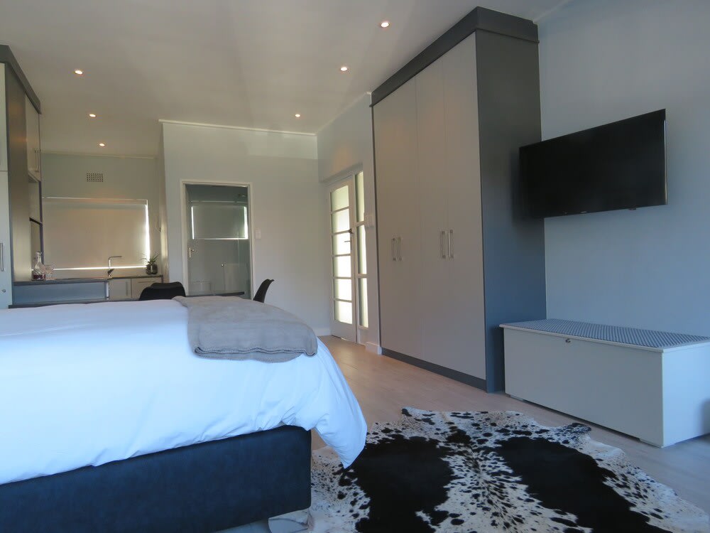 Cosy Studio, Work & Stay in Gardens 2