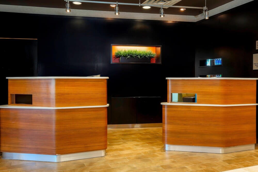 Courtyard by Marriott Dallas Arlington South 2