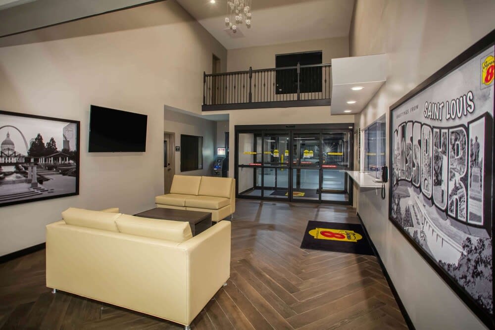 Super 8 by Wyndham St. Louis North 2
