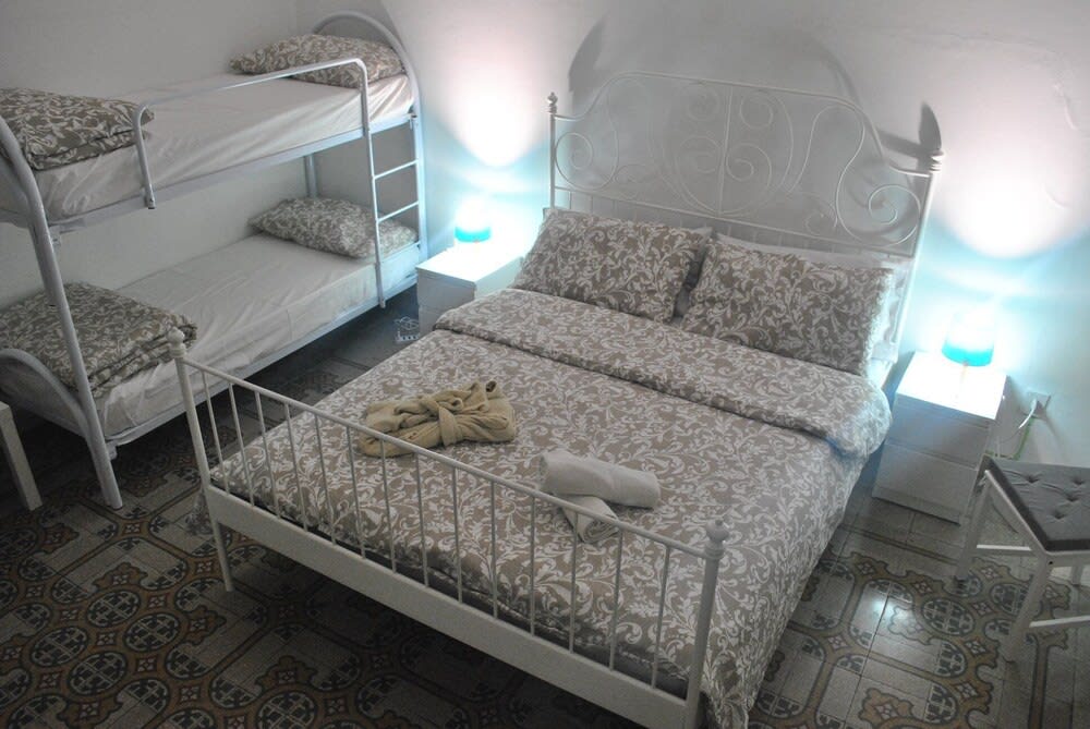 Sunrise Hostel & Rooms 1