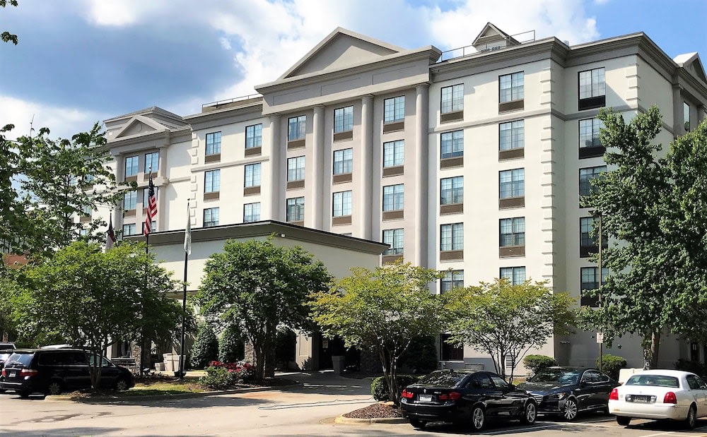 Holiday Inn & Suites RALEIGH-CARY (I-40 @WALNUT ST) by IHG 1