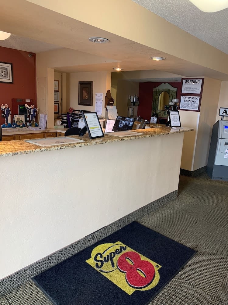 Super 8 by Wyndham Newburgh/West Point Near Stewart Airport 2