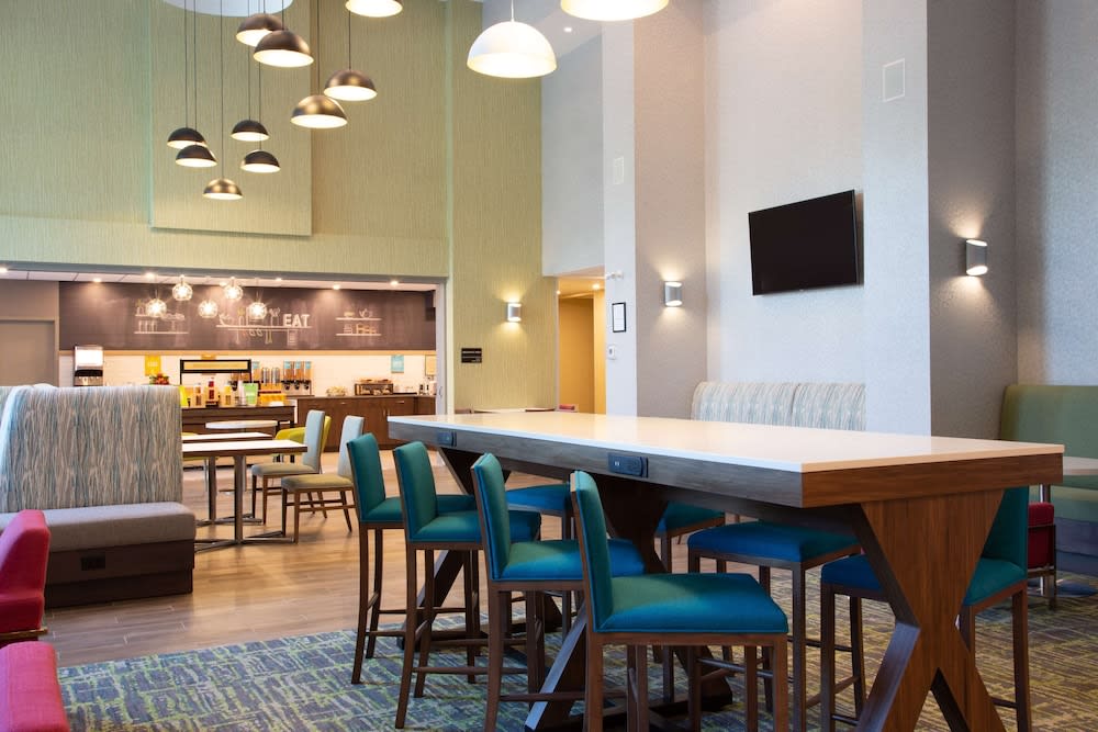 Hampton Inn & Suites Edmonton St. Albert, Ab 3