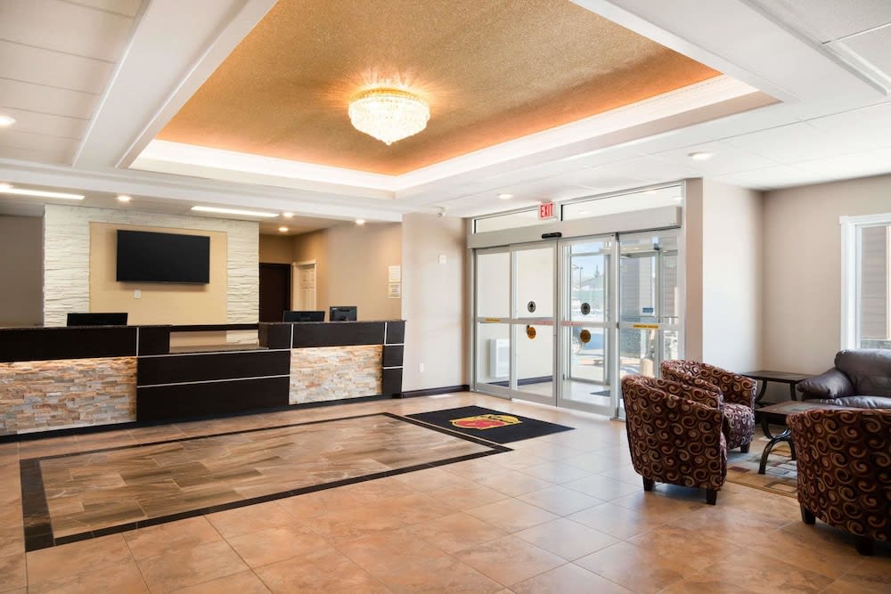 Super 8 by Wyndham Regina 2