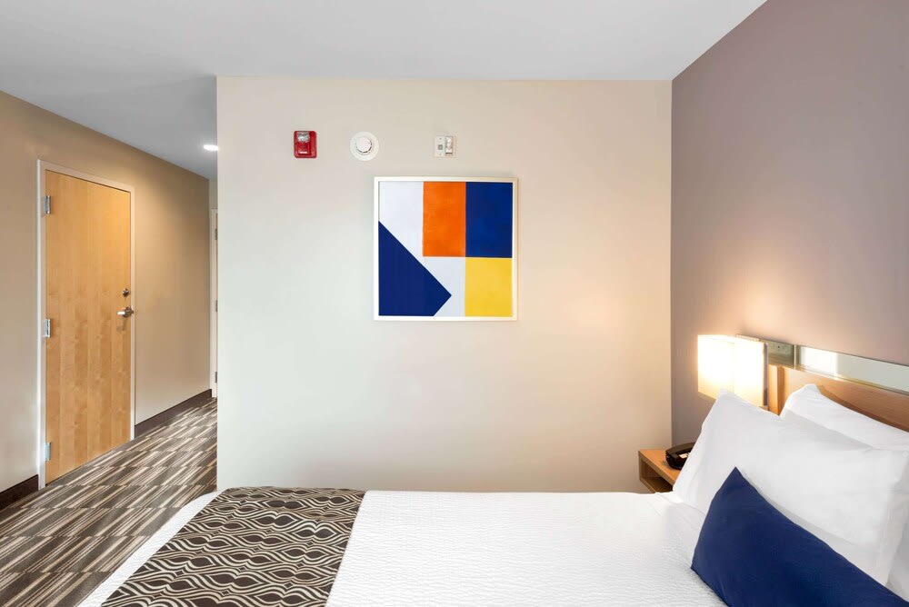 Microtel Inn & Suites by Wyndham Farmington 4
