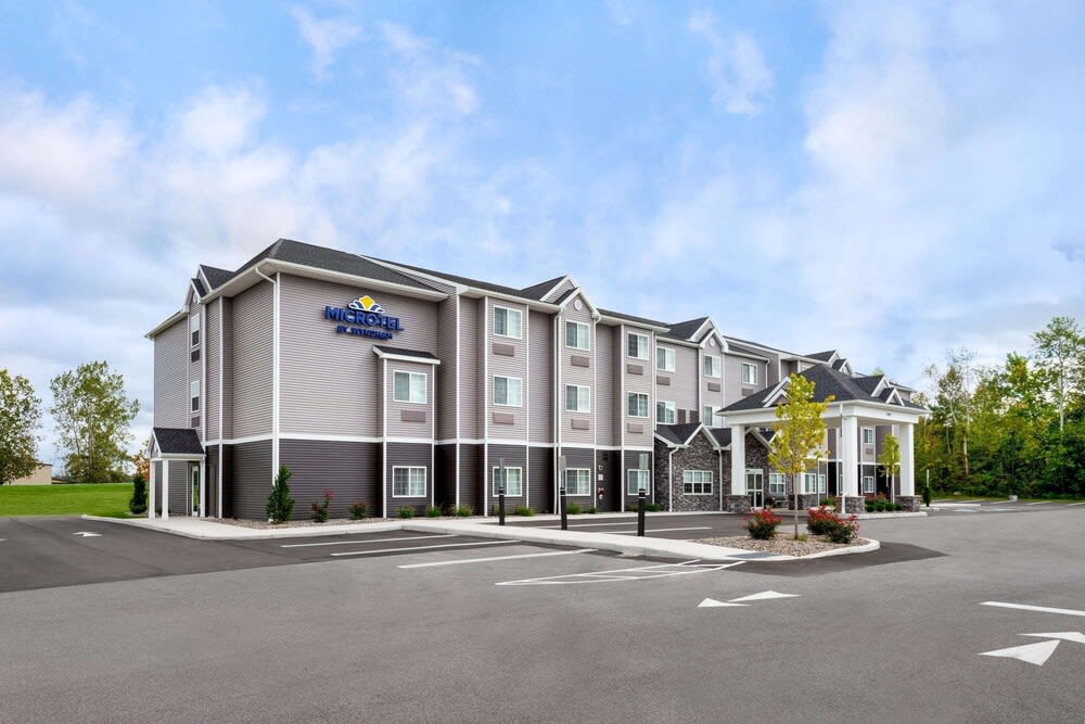Microtel Inn & Suites by Wyndham Farmington 1