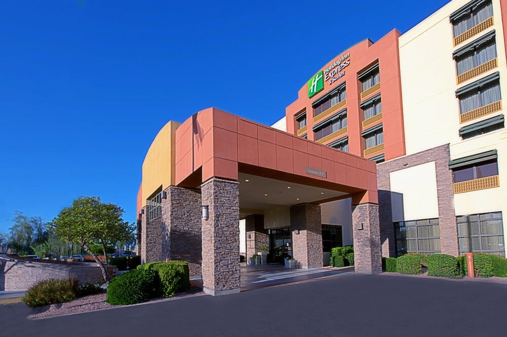 Holiday Inn Express & Suites Tempe by IHG 1