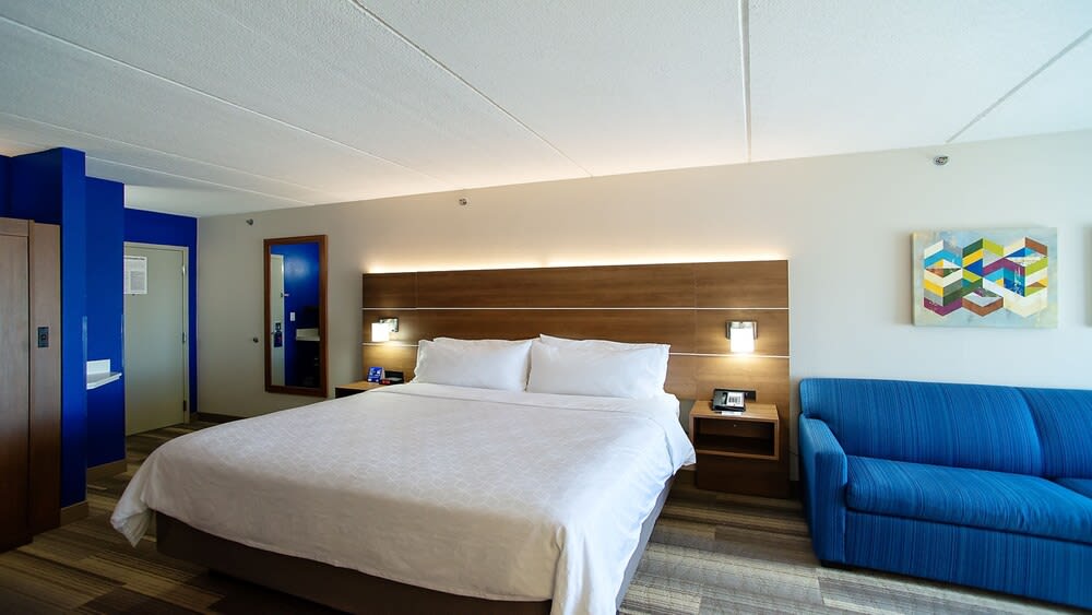 Holiday Inn Express & Suites Tempe by IHG 5