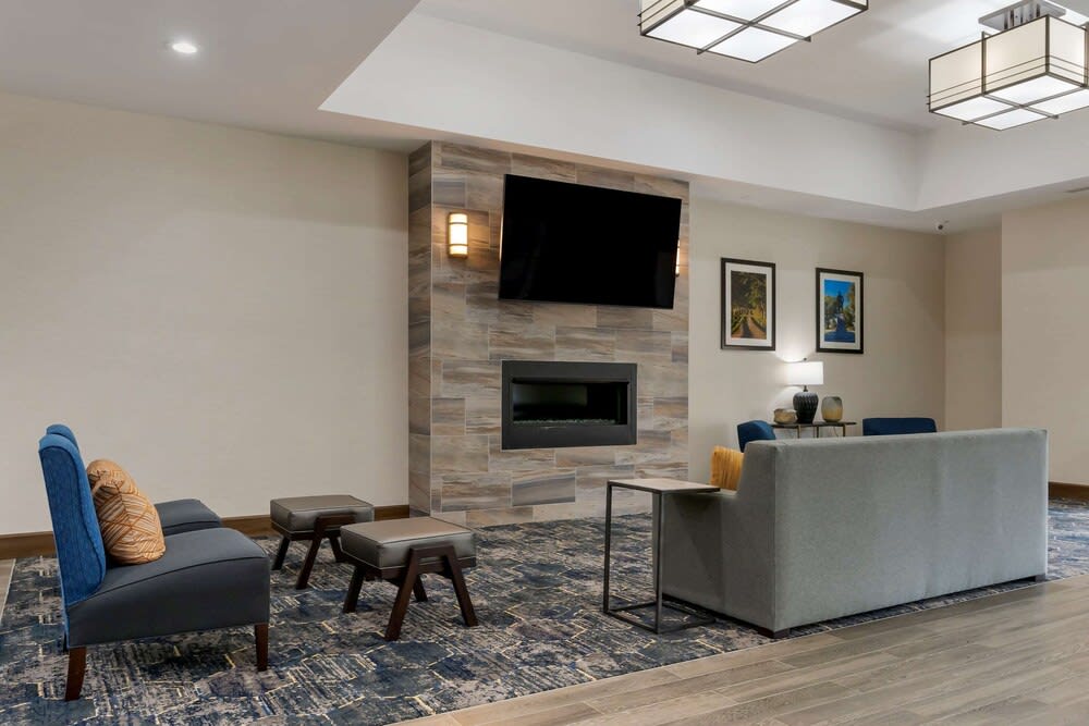 Comfort Suites Paducah Mall Area 2