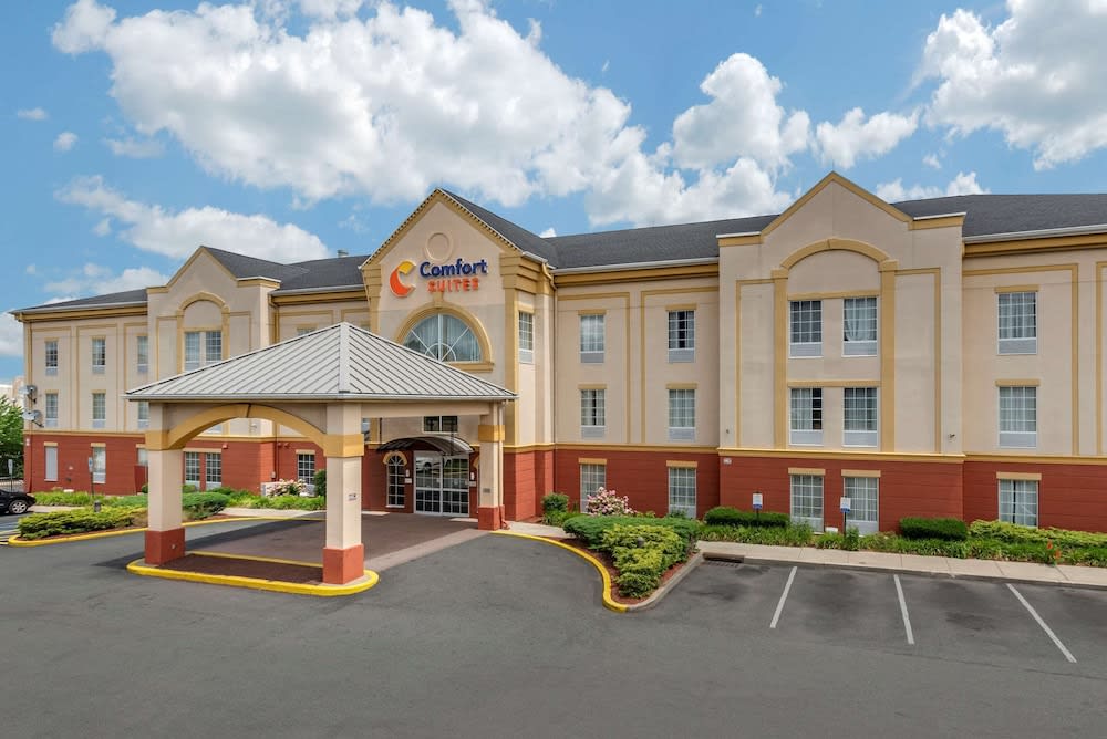 Comfort Suites Newark - Harrison 1