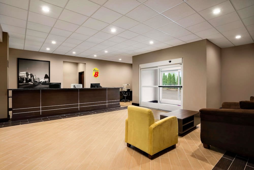 Super 8 by Wyndham Hershey Chocolate Avenue 2