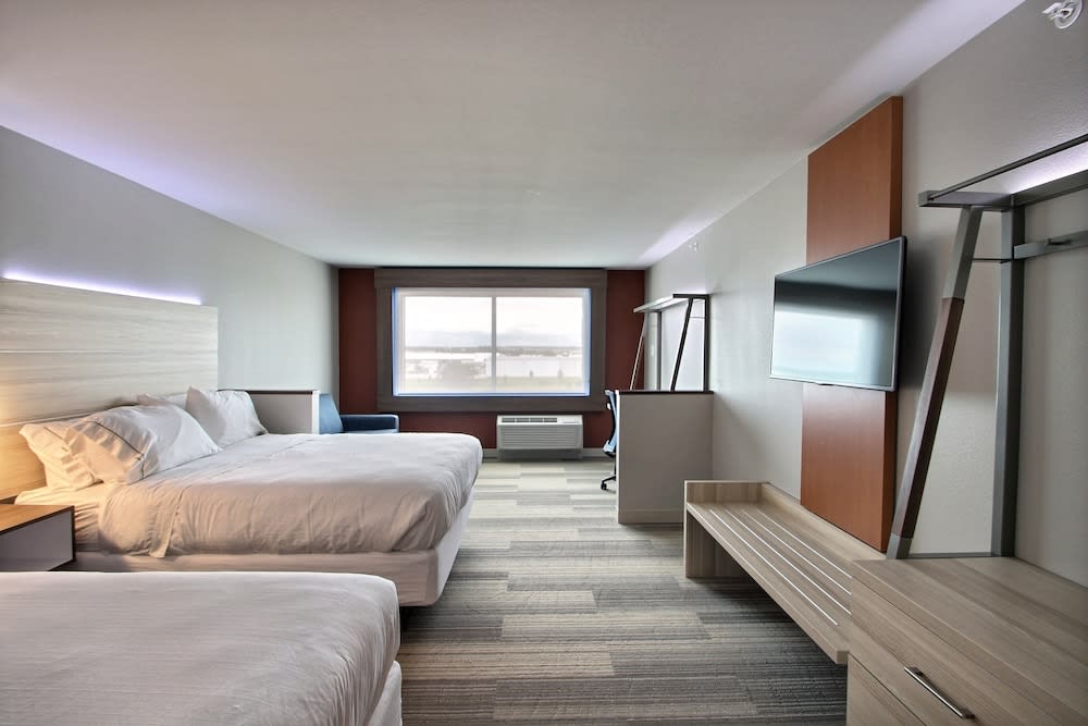 Holiday Inn Express & Suites Fond Du Lac by IHG 4