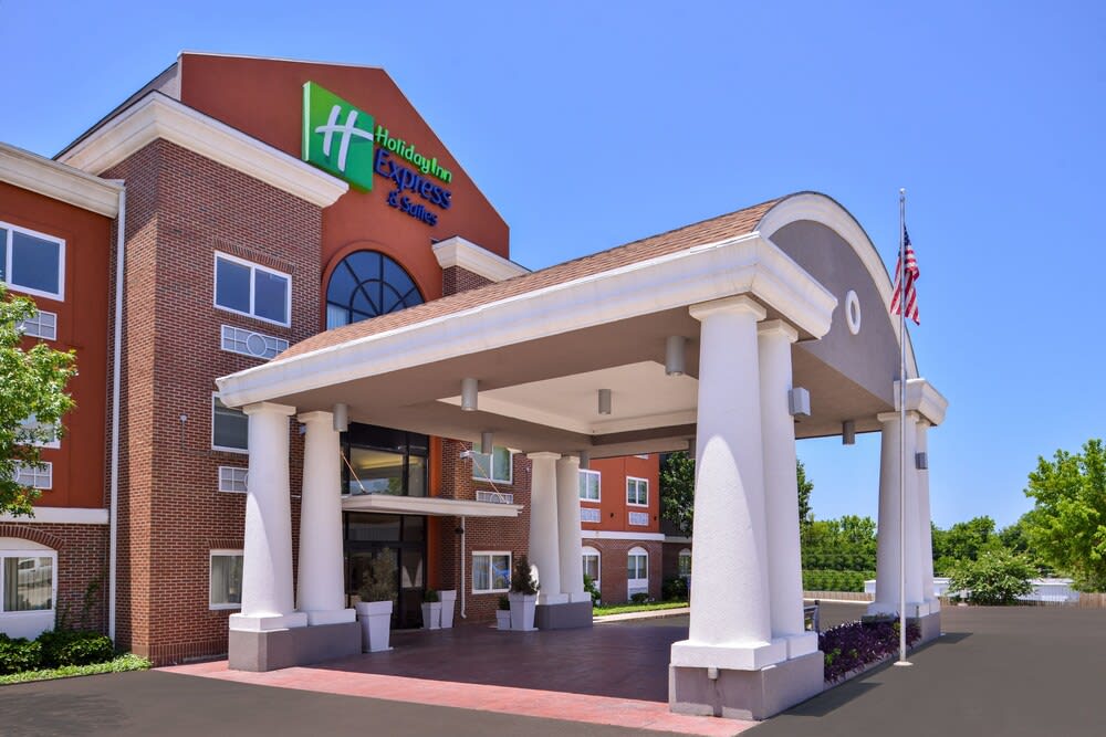 Holiday Inn Express & Suites ELGIN by IHG 1