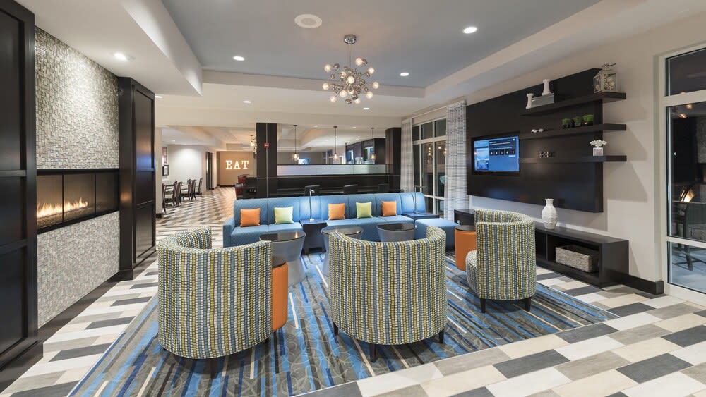 Holiday Inn INDIANAPOLIS AIRPORT by IHG 2