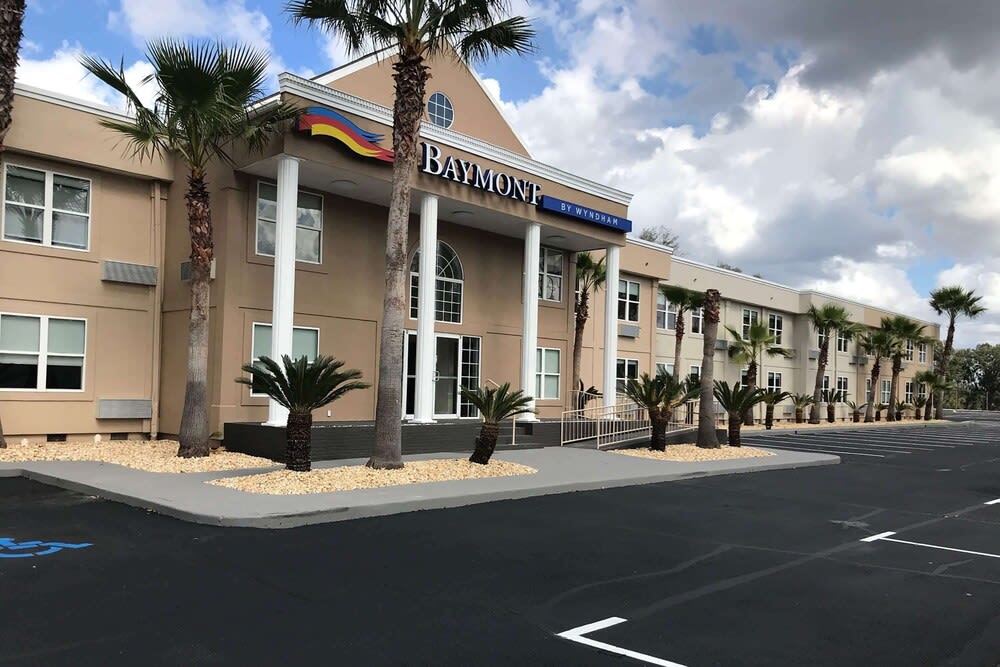Baymont by Wyndham Lake Park Valdosta I-75 1