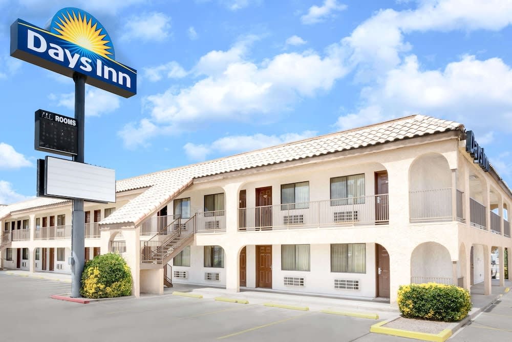 Days Inn by Wyndham Kingman East 1