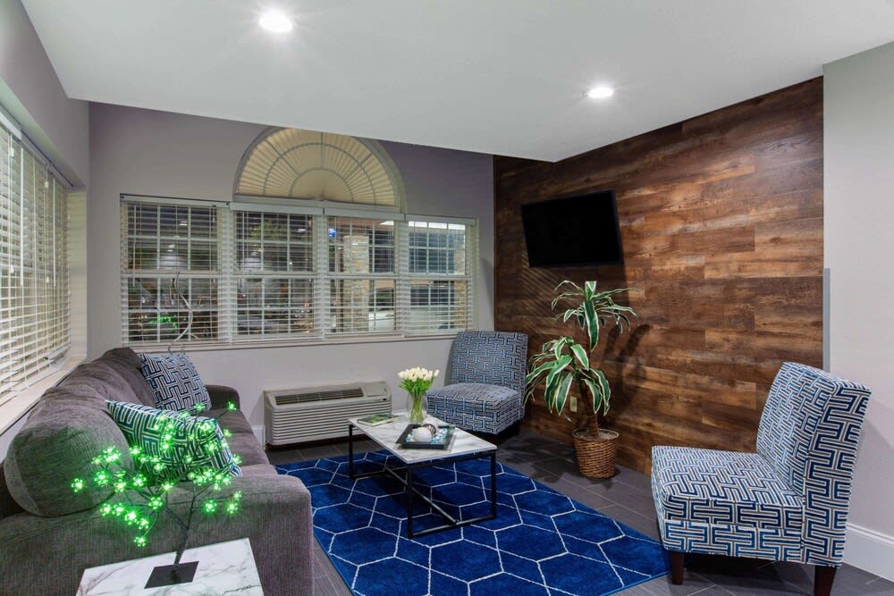 Microtel Inn & Suites by Wyndham Augusta/Riverwatch 2