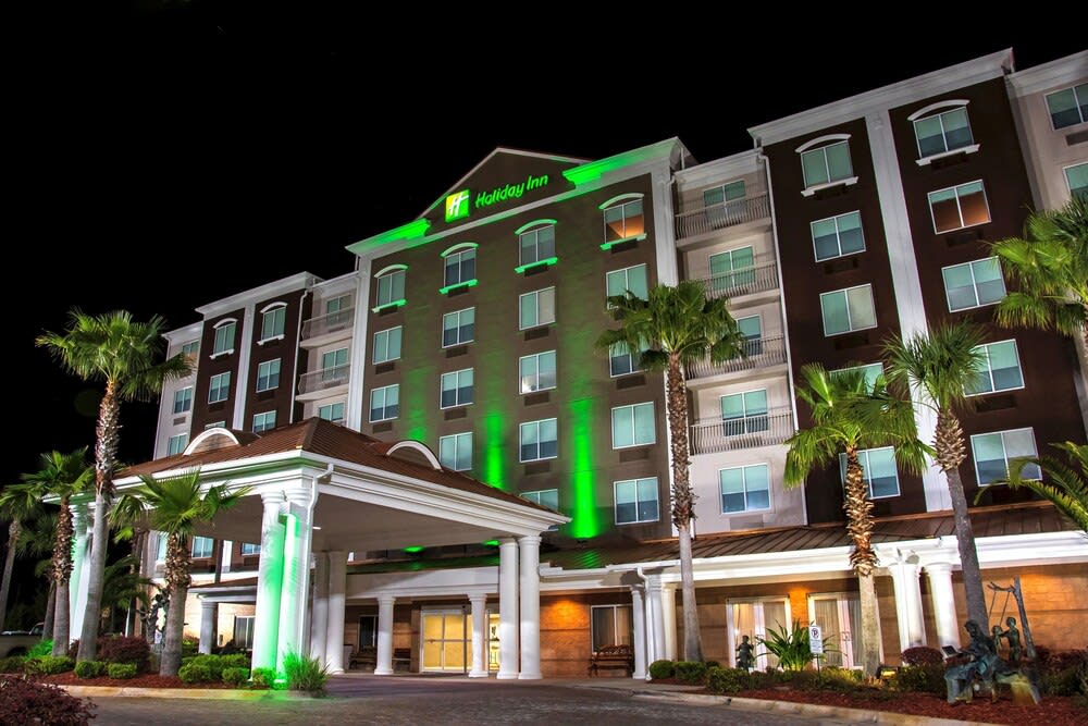 Holiday Inn & Suites LAKE CITY by IHG 1