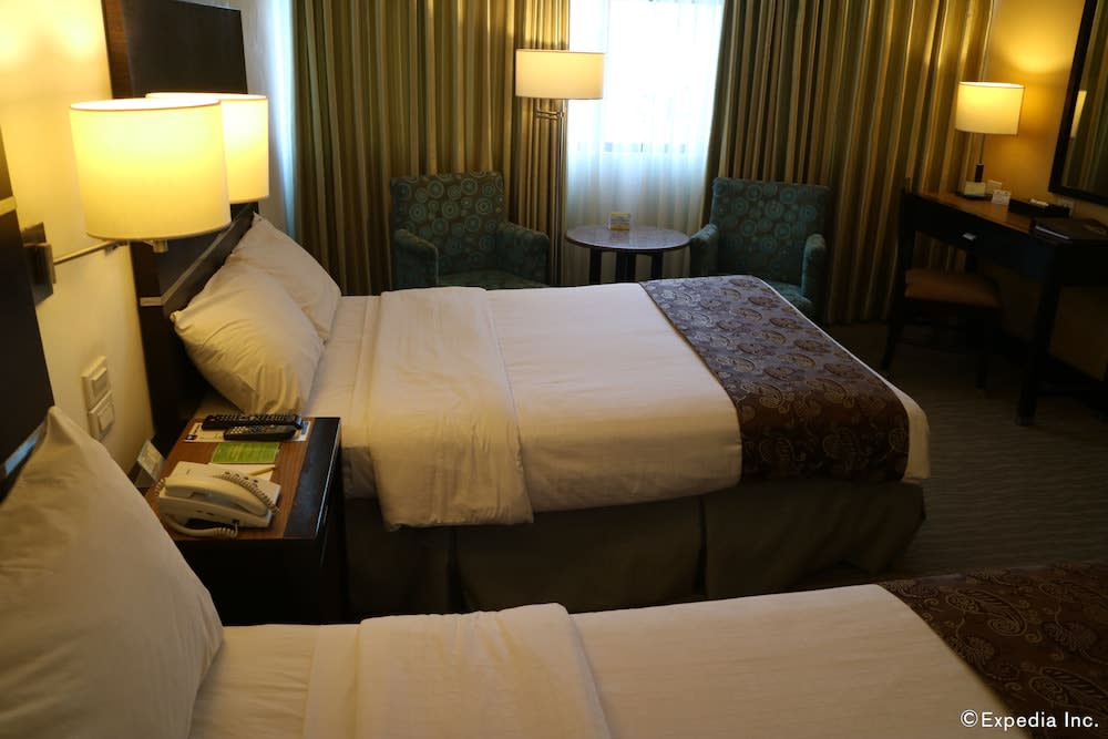 Days Hotel by Wyndham Iloilo 2