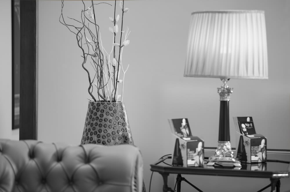 SHG Hotel De La Ville 5