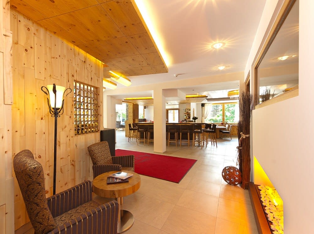 Hotel Alpina 2