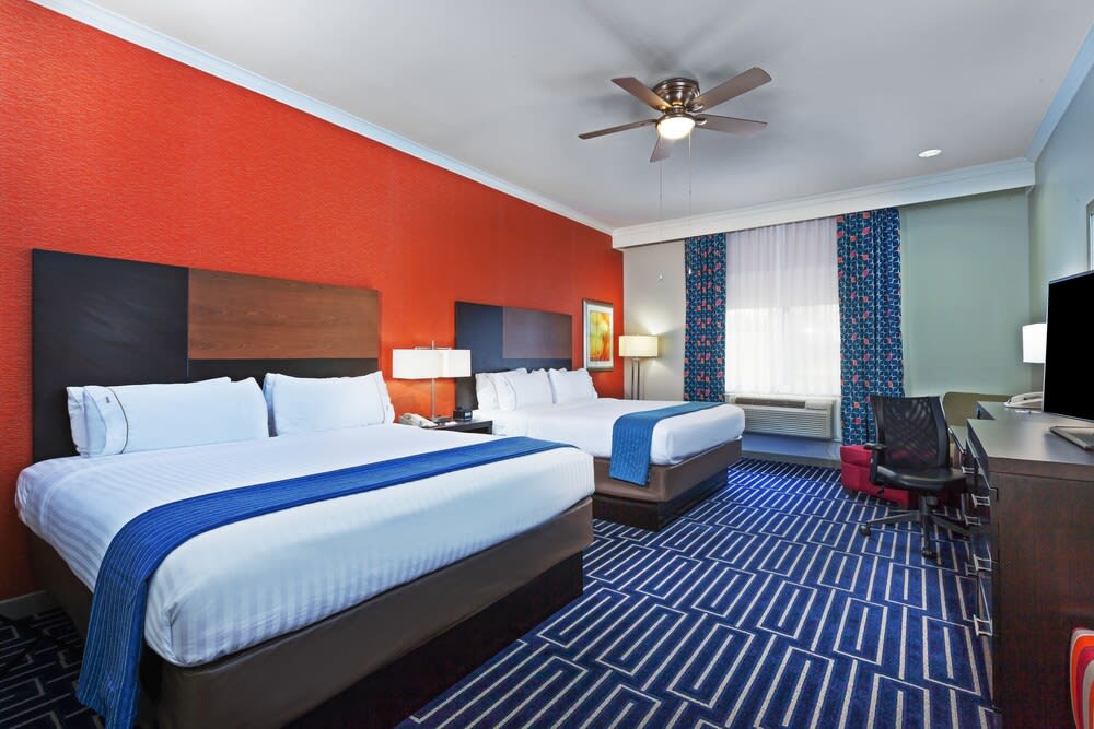 Holiday Inn Express & Suites HOUSTON EAST by IHG 2